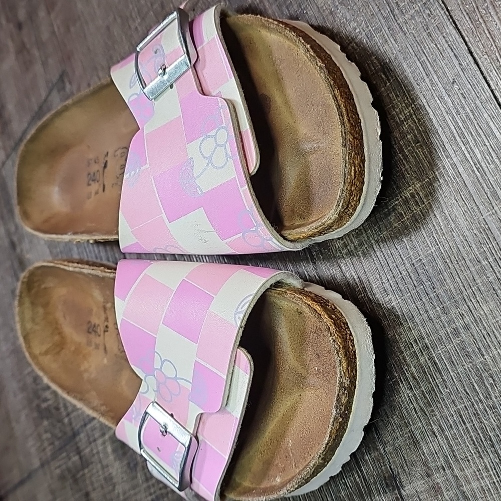 Birkenstock Pink and White Checkered Sandals - Picture 3 of 11